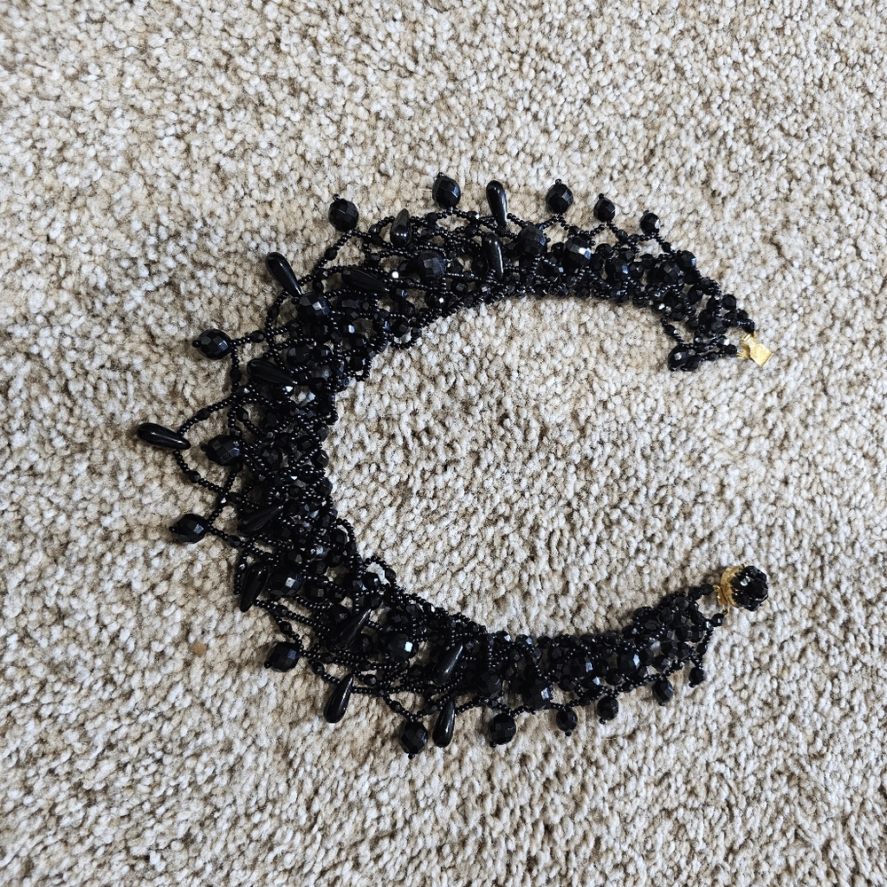 Elegant Black Beaded Lace Choker Necklace - Picture 4 of 6